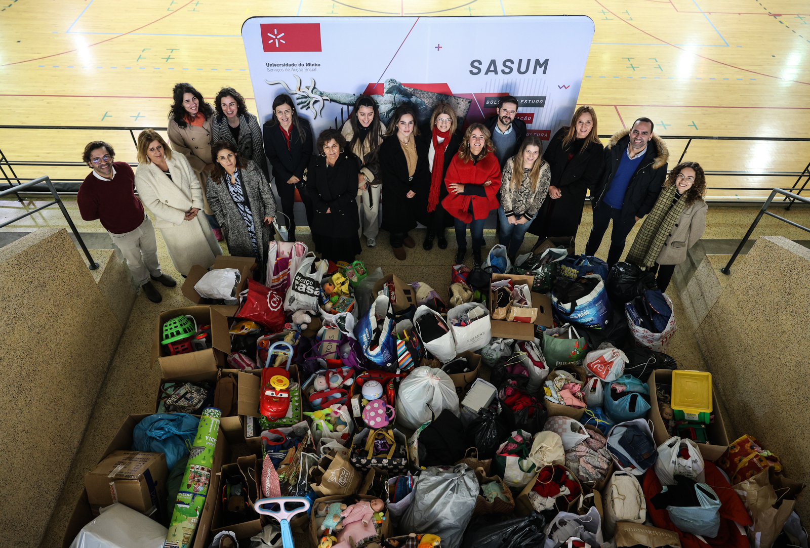 Thumbnail da galeria Entrega de Brinquedos